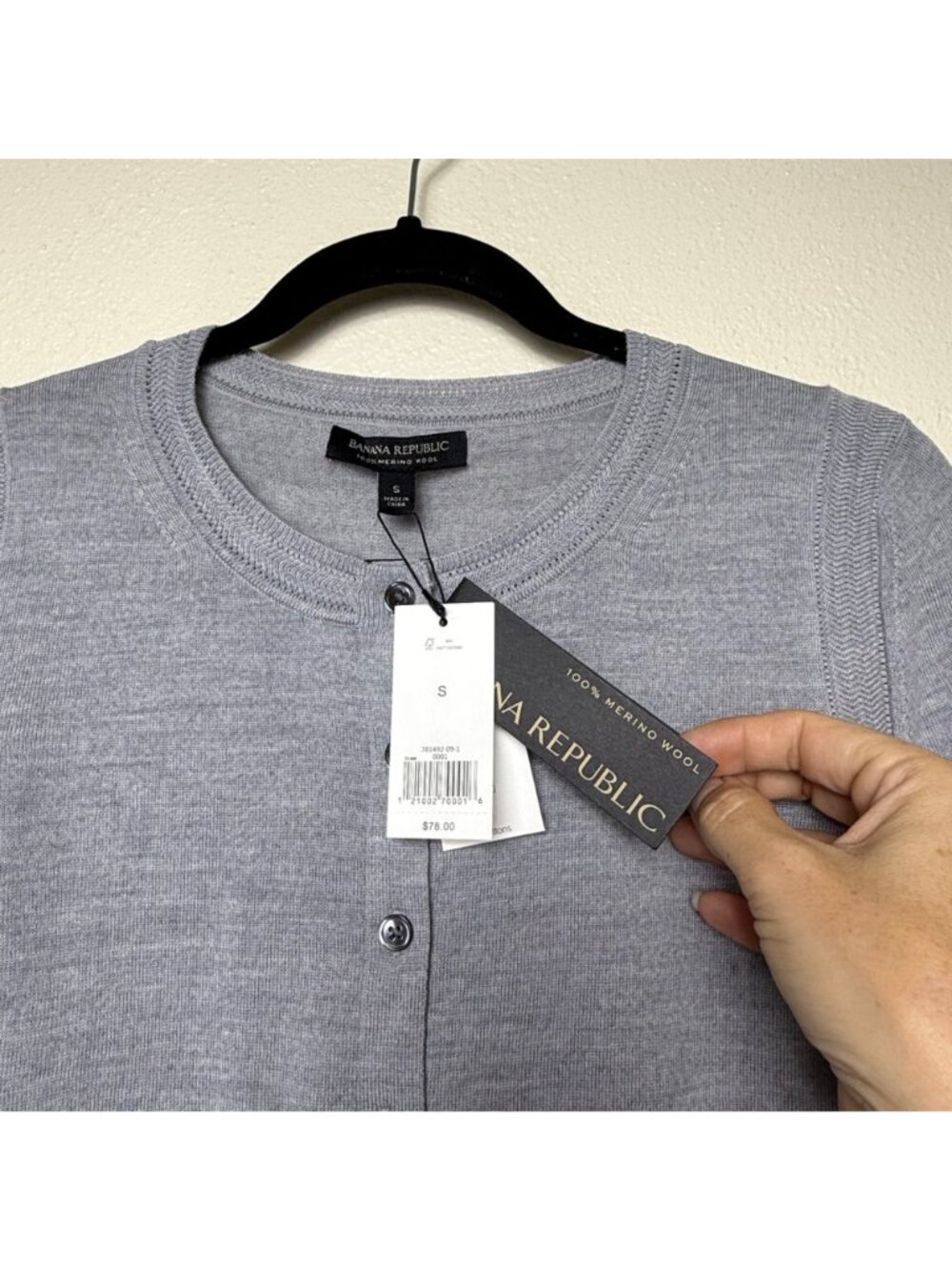 NWT Banana Republic 100% Merino Wool Gray Button Down Cardigan Sweater Sz S - Picture 2 of 7